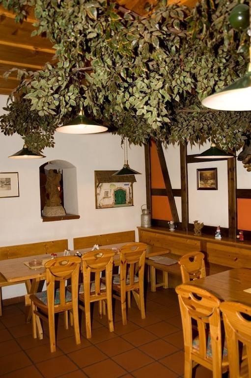 Groß-Enzersdorf Gasthof Ludl מראה חיצוני תמונה